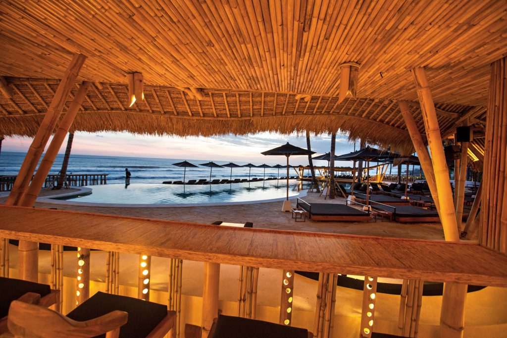 Beach clubs in Bali - Finns Beach club Canggu