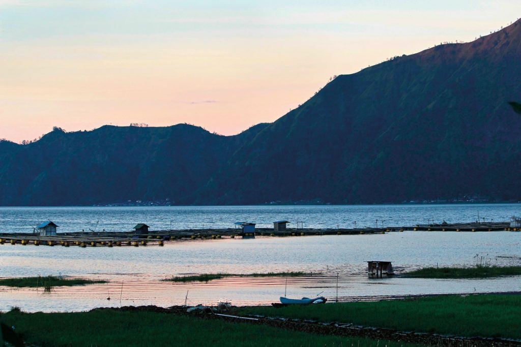 Lake-Batur---fishfarms