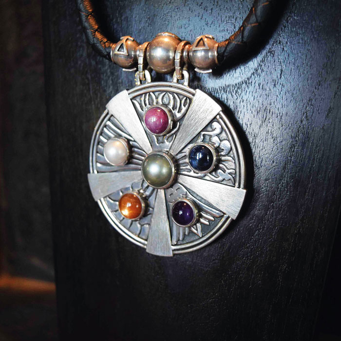 shopping-6th-chakra-pendant-women-power
