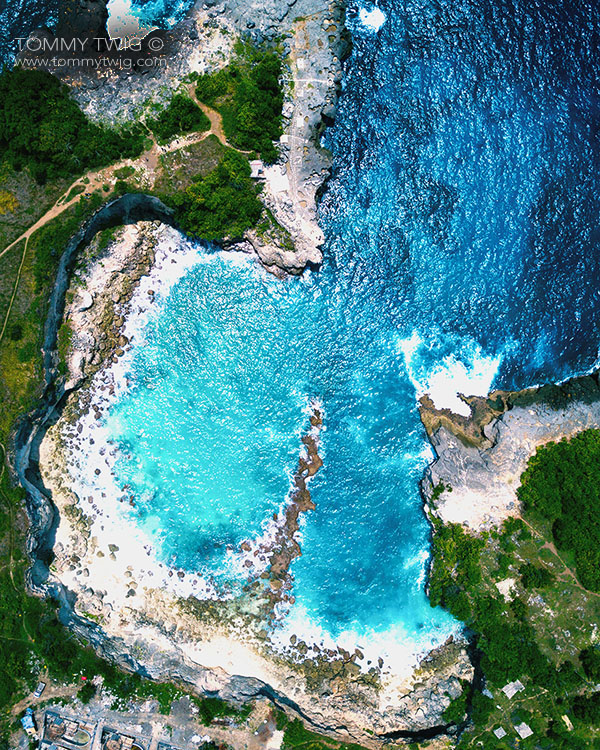 Bloo Lagoon Nusa Ceningan by Tommy Twig