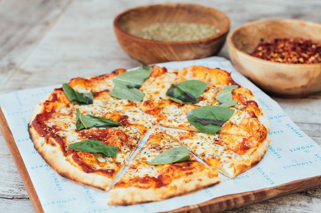 Margherita-pizza-food-at-sundays-beach-club