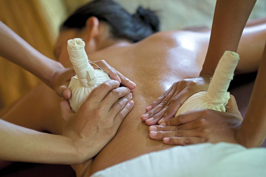 Theme---Healing-Retreats---Alaya-Jembawan---Herbal-compress-Massage