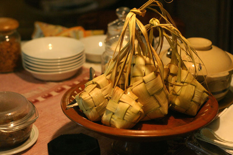 Photo : Ketupat (source: www.wikimedia.org)