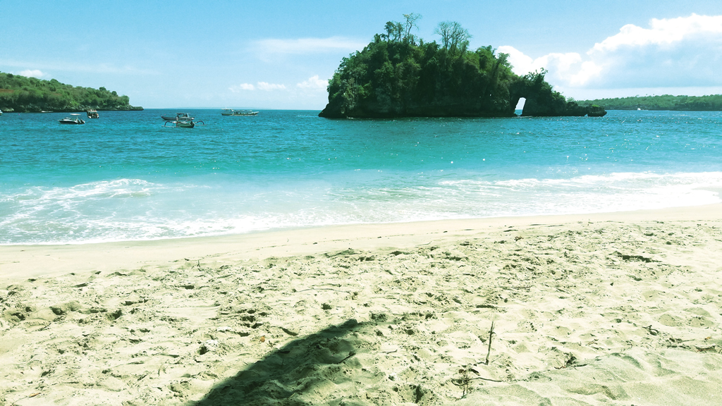 Theme---WTG---off-the-beaten-path---Crystal-bay---nusa-penida--(1)