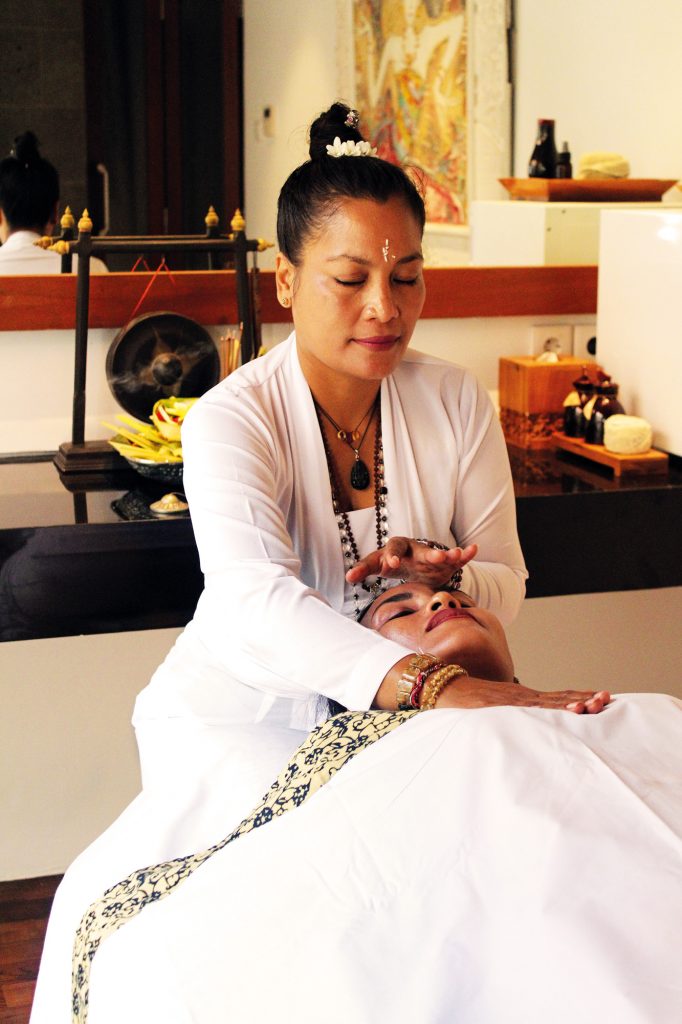 DS - Meet A Helaer High Priestess at Anantara Uluwatu