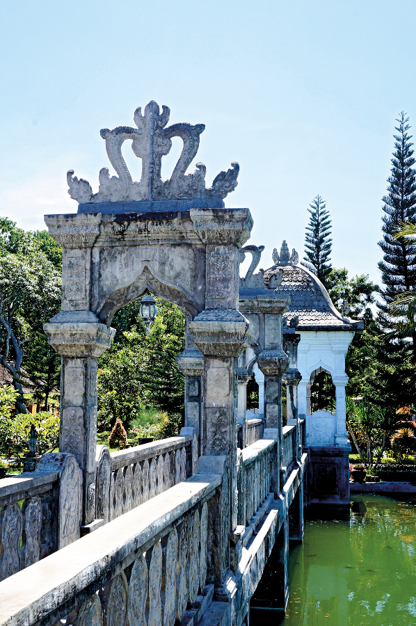 Bridge to a water post at Ujung