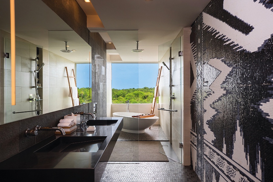 Renaissance Bali Uluwatu Guestroom_Deluxe_Bathroom_9751-2