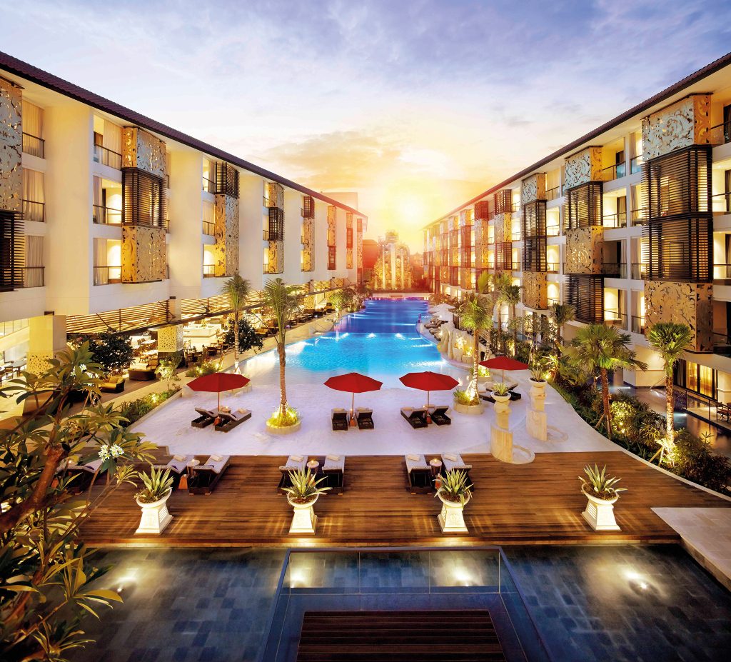 1. TRANS RESORT BALI HERO SHOT SUNSET VERSION ORANGE BLUE SKY (1)