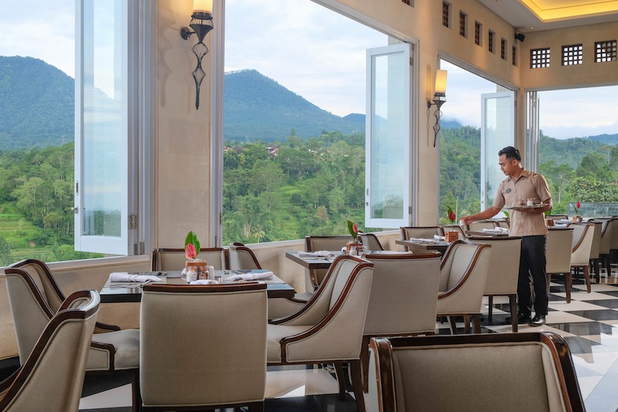 L_Altitude Restaurant Sarama Resort and Spa Bedugul restaurant