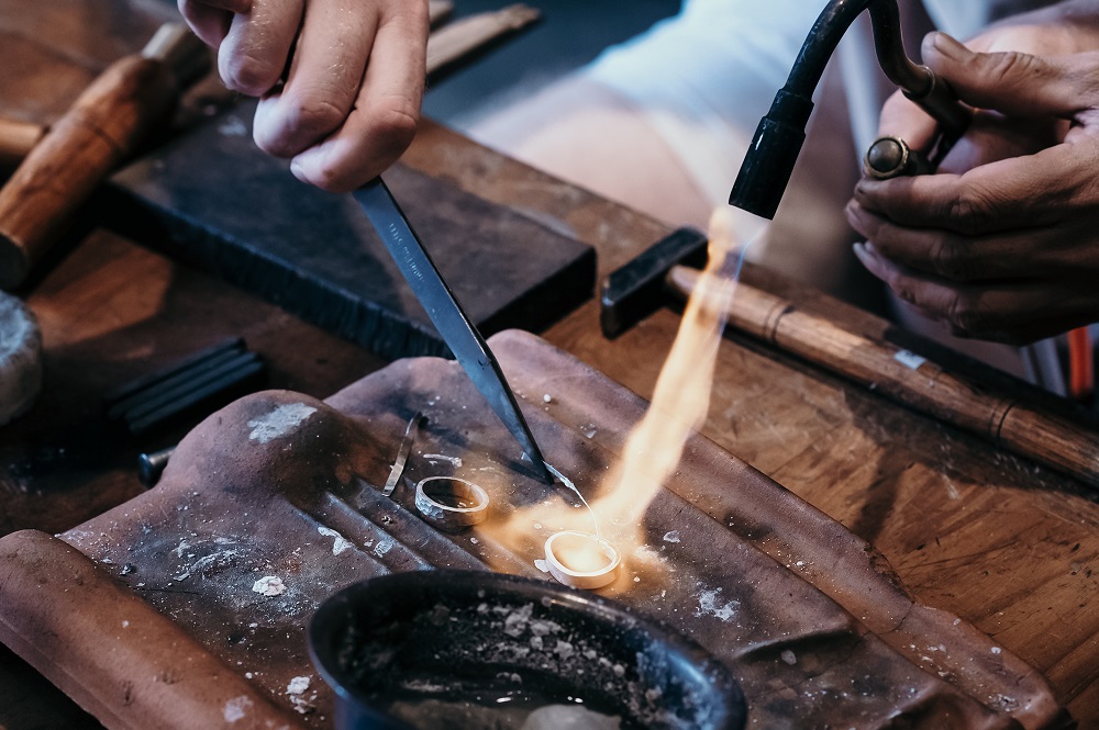 Bali Art Classes - Sunsri Jewellery Class