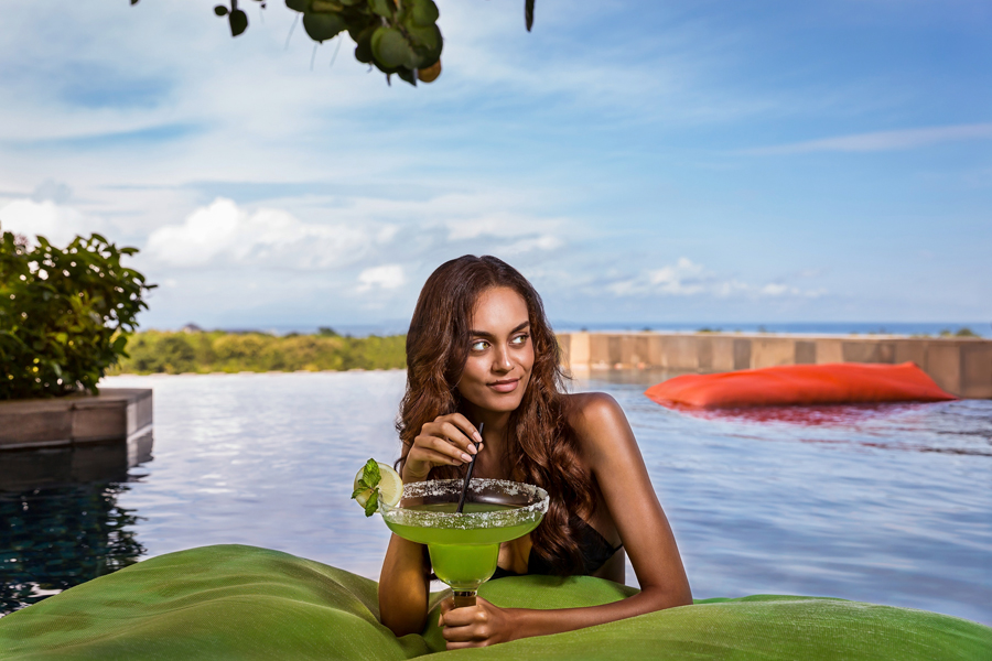 UNIQUE Rooftop Bar & Restaurant 3