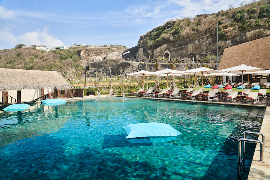 Roosterfish Beach Club