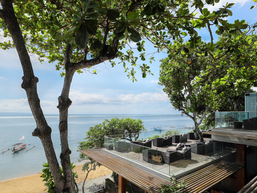 Best-Restaurants-in-Sanur-Ares-Tree-Bar-3