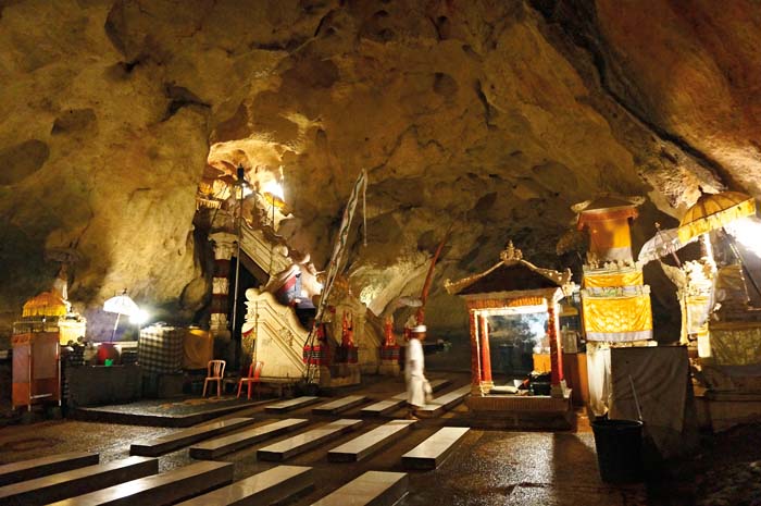 Nusa Penida - Goa Giri Putri