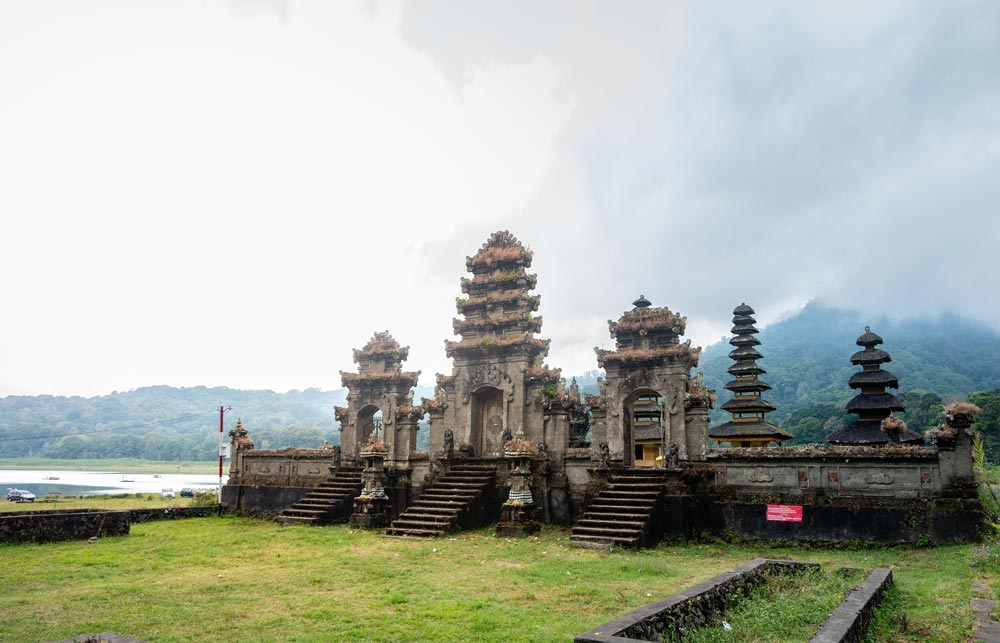 Tambalingan-Lake-Bali-Lakes-1