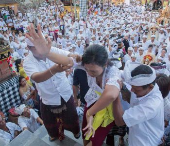 Balinese-Dance-Pengerebongan-Kesiman-Bali-Ida-Bagus-Putra-Adnyana-2
