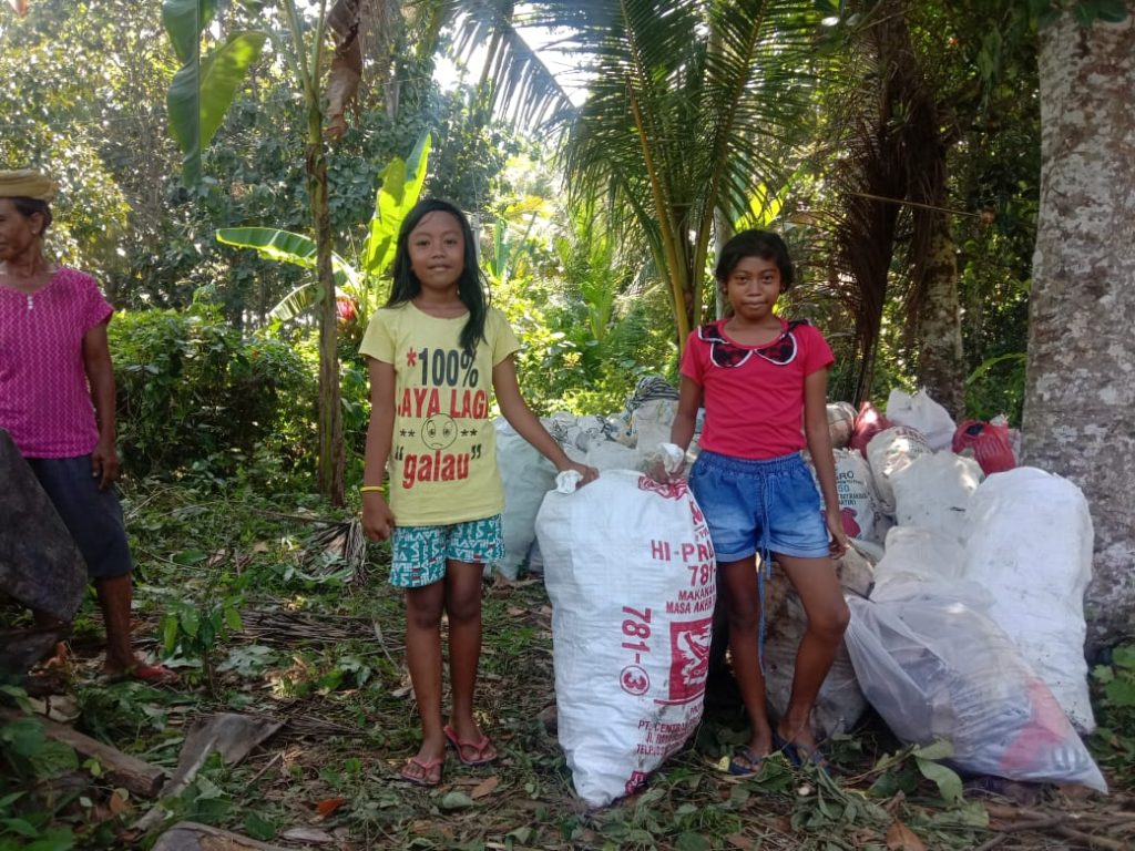 I Made Janur Yasa CNN Hero 2021 Plastic Exchange Bali