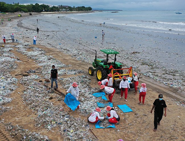 Plastic-Waste-Kuta-Bali-3