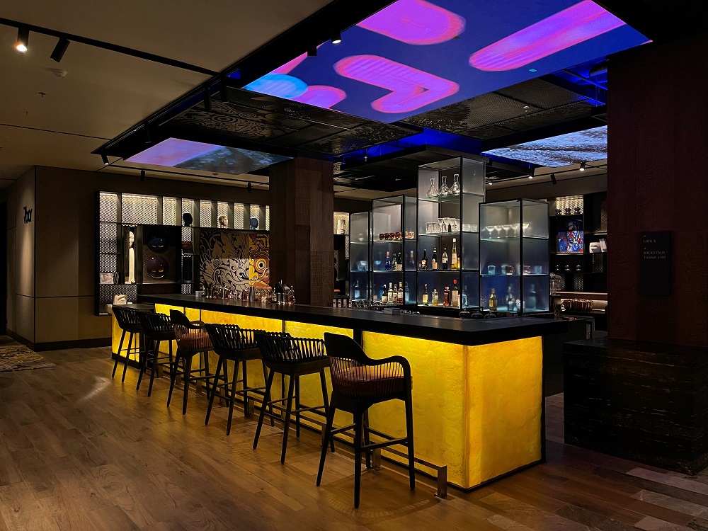 Renaissance Nusa Dua - R Bar