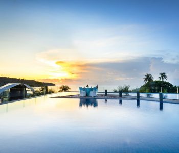 Savour Avec Amour - The Edge