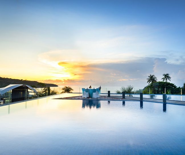 Savour Avec Amour - The Edge