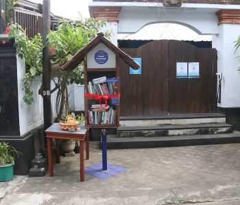 Bali Island School Mini Library 1