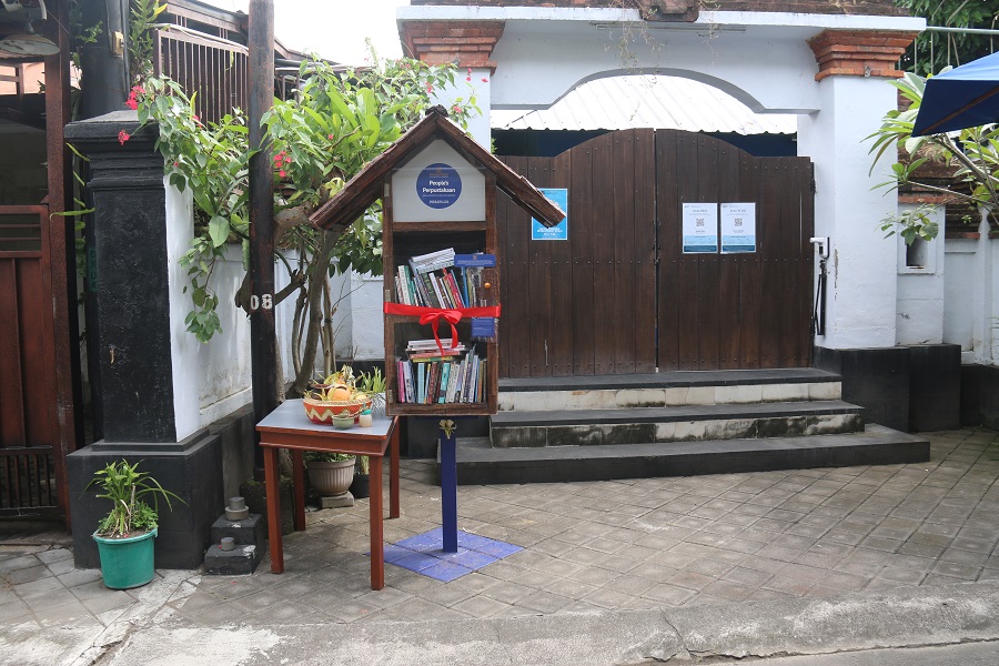 Bali Island School Mini Library 1