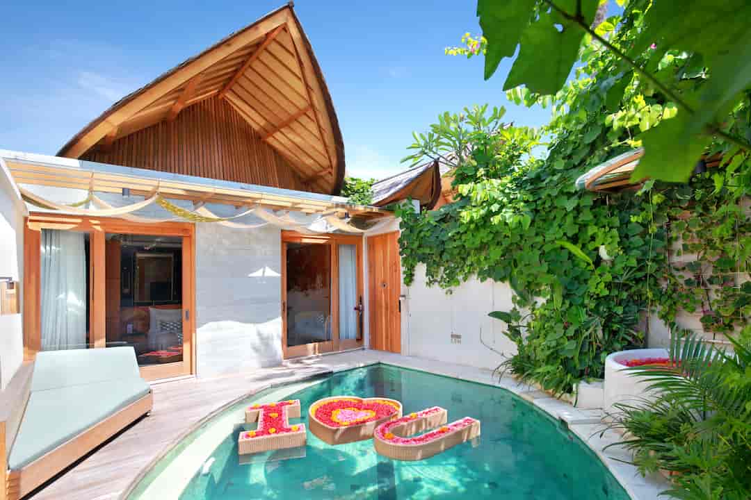Sini Vie Villa - Pool Romantic Decor