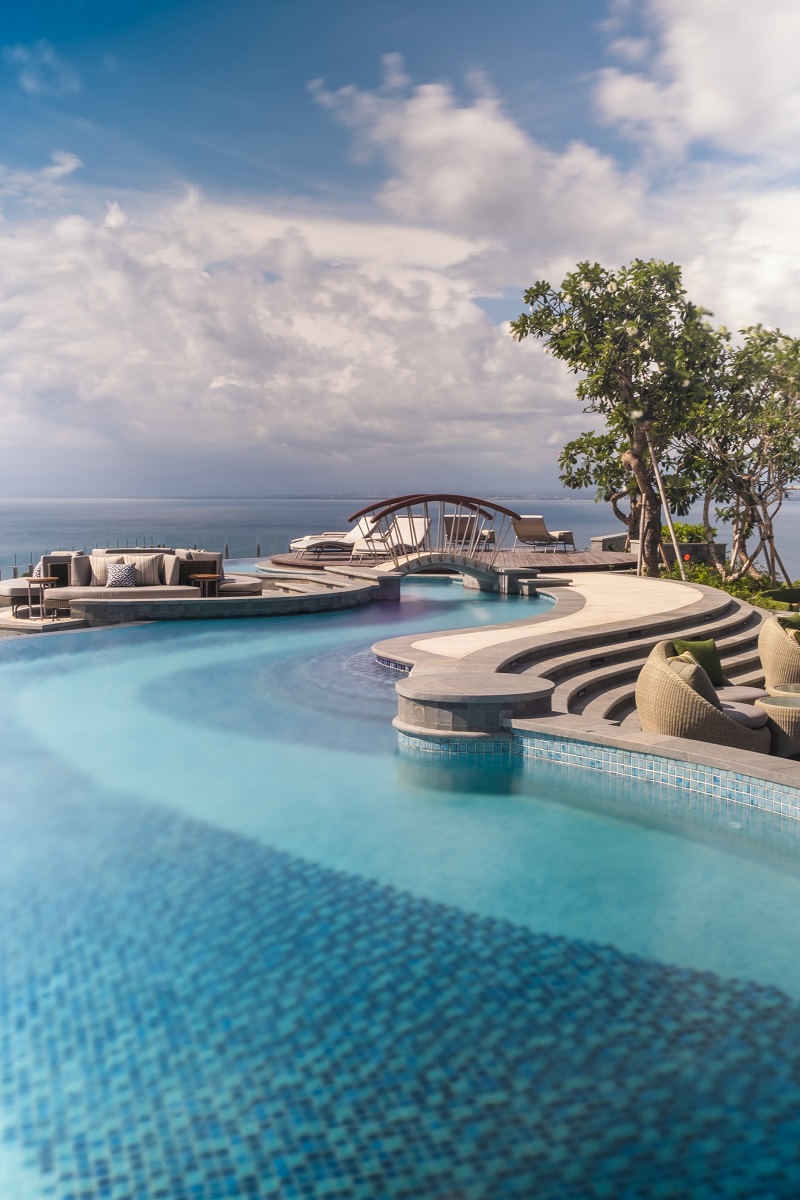Luna Rooftop Pool Bar(1)