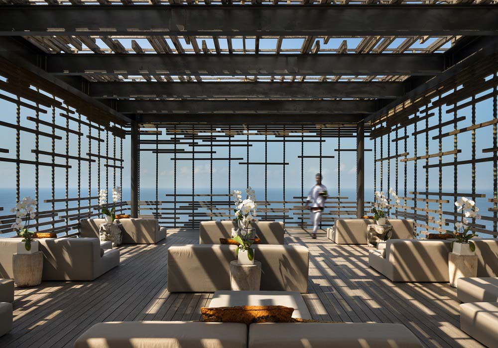 Alila-Villas-Uluwatu-Sunset-Cabana-Bar-02