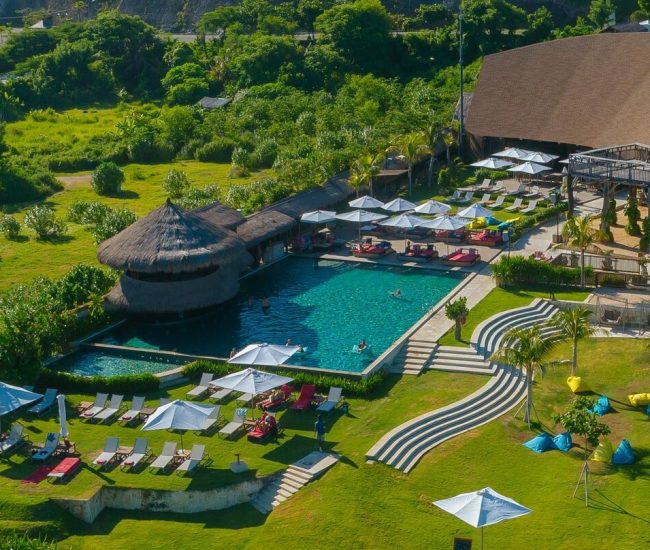 Roosterfish Beach Club