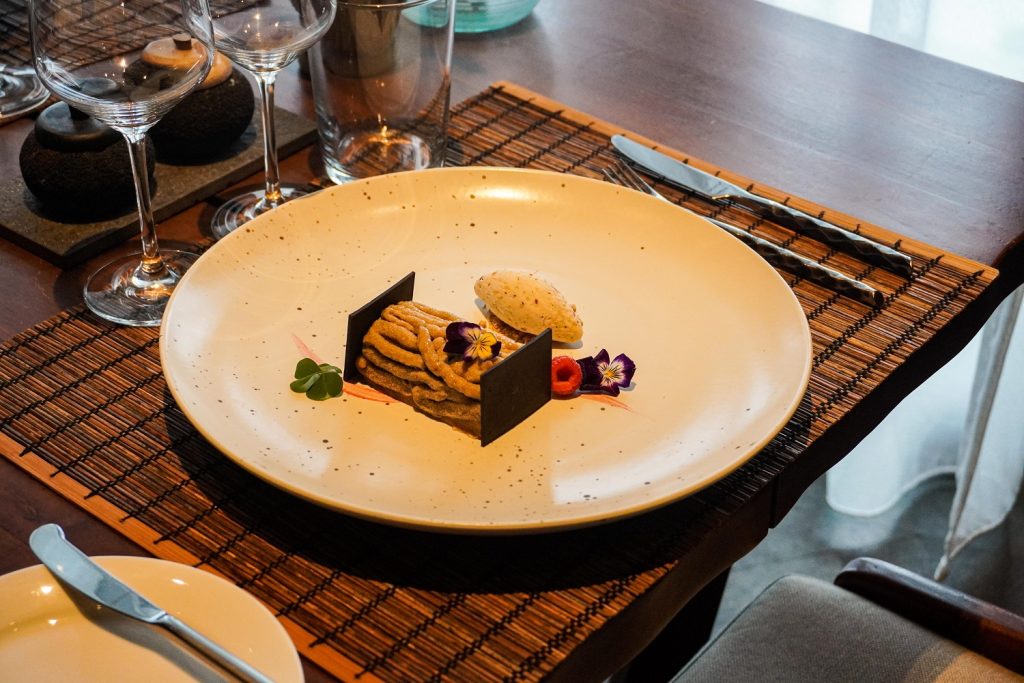 Six Senses - Festive 6