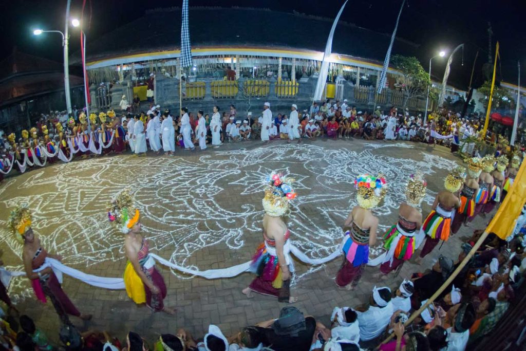 Drawing the Yamaraja at Bugbug's Bale Agung