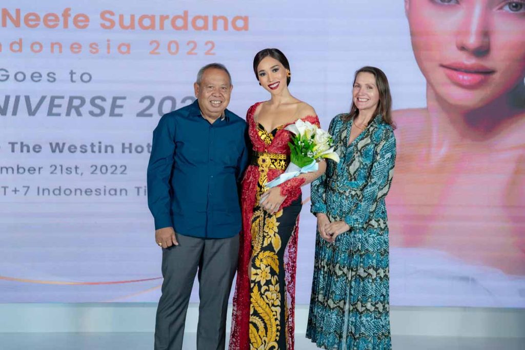 Laksmi DeNeefe Suardana Miss Universe Puteri Indonesia
