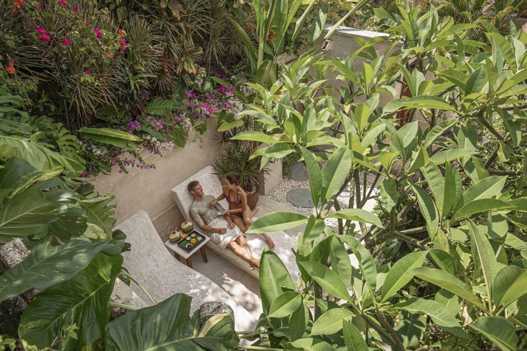 Couples-Spas-in-Bali-Romantic-Treatment-Four Seasons Jimbaran