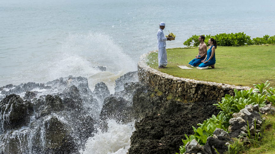 Couples-Spa-in-Bali-Romantic-Treatment-Four Seasons Jimbaran