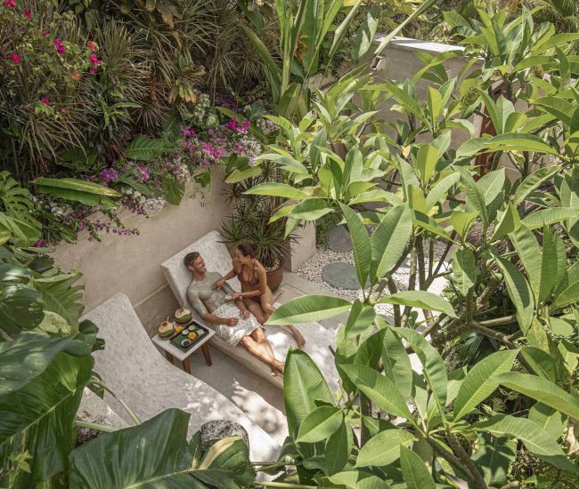 Couples-Spa-in-Bali-Romantic-Treatment-Four-Seasons-Jimbaran