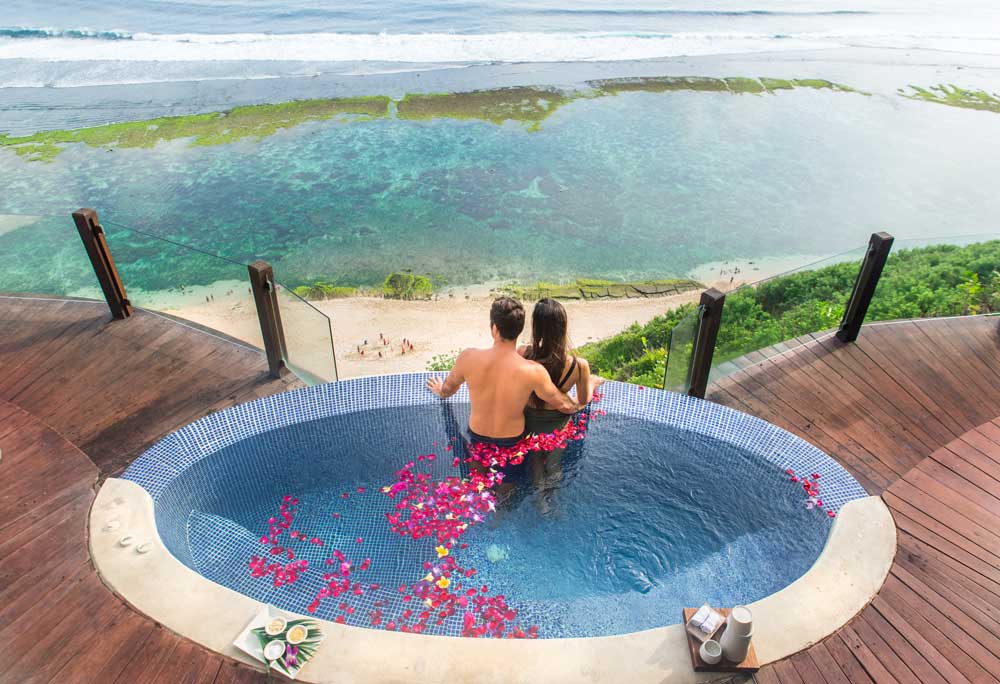 Couples-Spa-in-Bali-Romantic-Treatment-Karma-Uluwatu-1