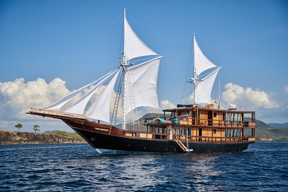 ORACLYE YACHT