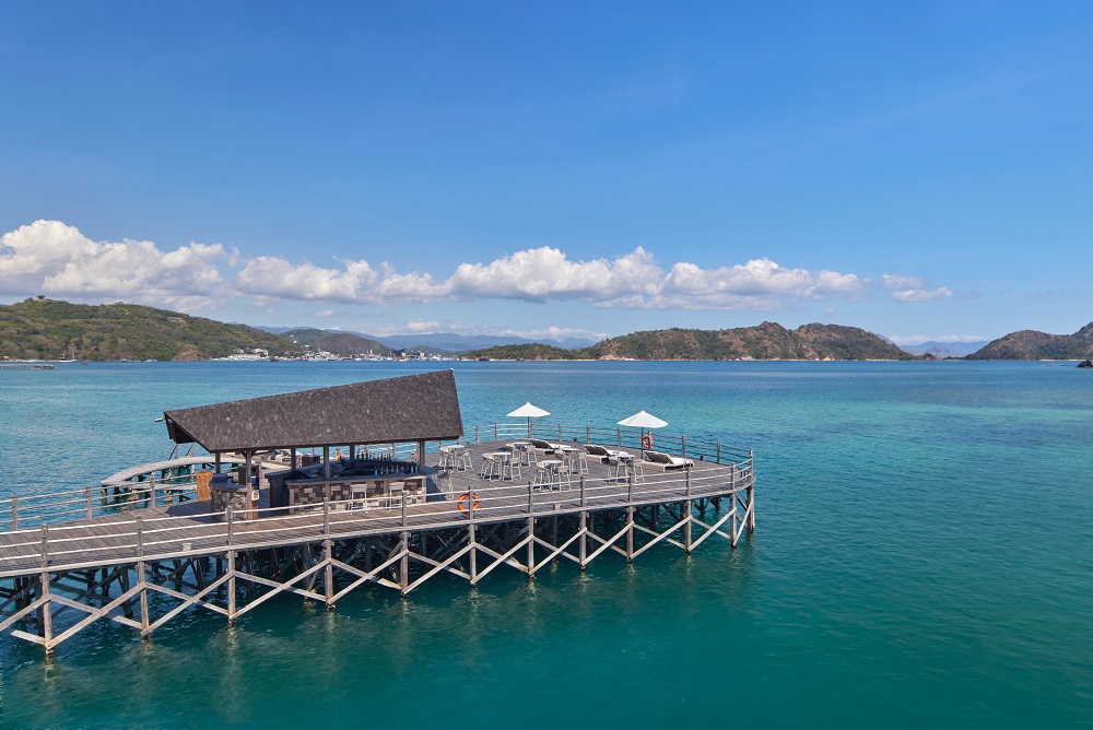 AYANA KOMODO Naga Bar