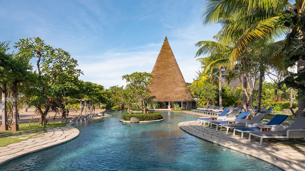 Sudamala Resort Komodo Pool Area