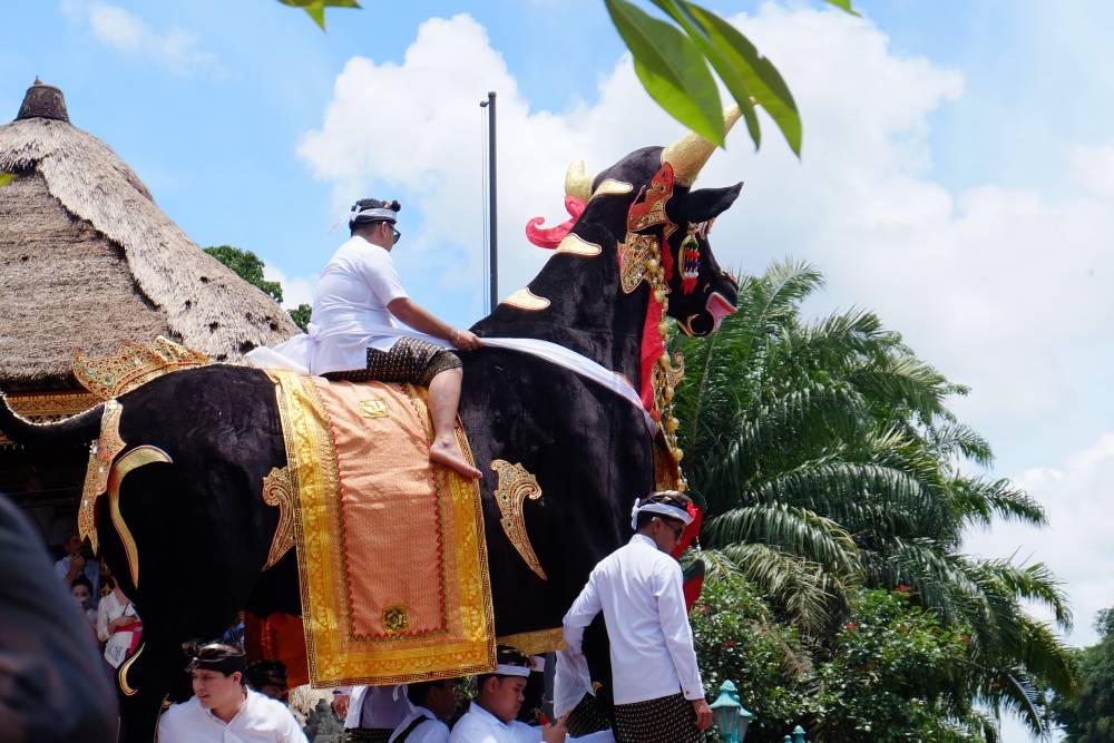 Lembu Pelebon Bali Ngaben