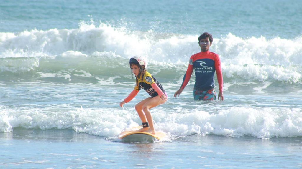 Outdoor-family-activities-in-bali-Surfing