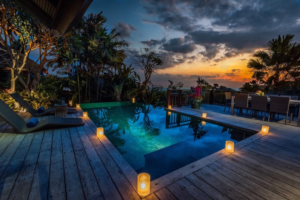 dl_140903_villa_3a_pool_night