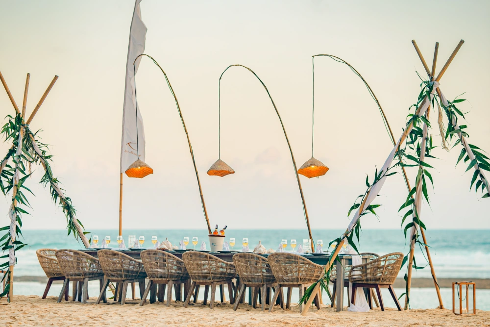 Beachfront restaurants in Uluwatu Bali