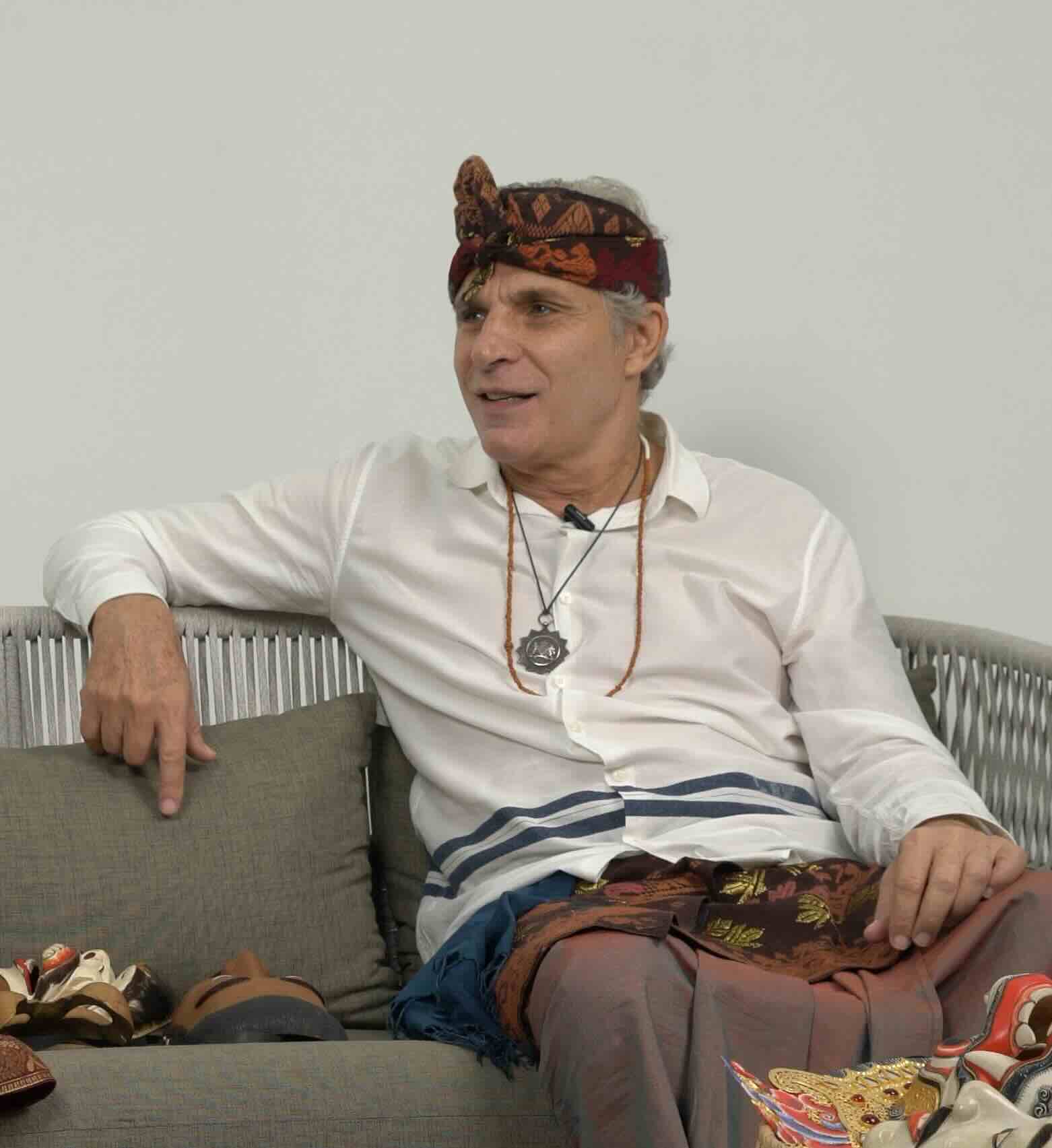Bruce W Carpenter