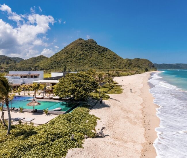 Amber Lombok Beach Resort - Beach 2