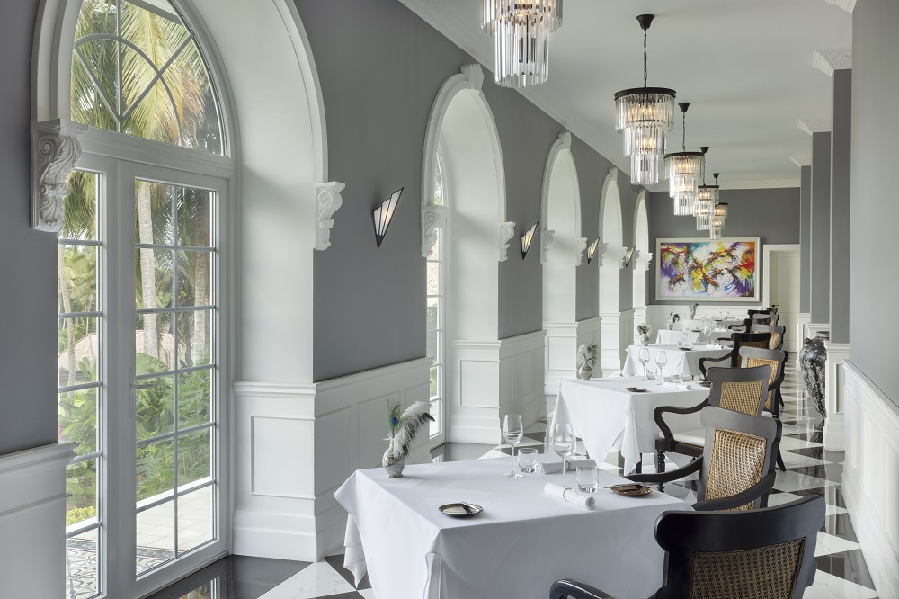 Apéritif-Restaurant-Dining-Area-with-View - Copy