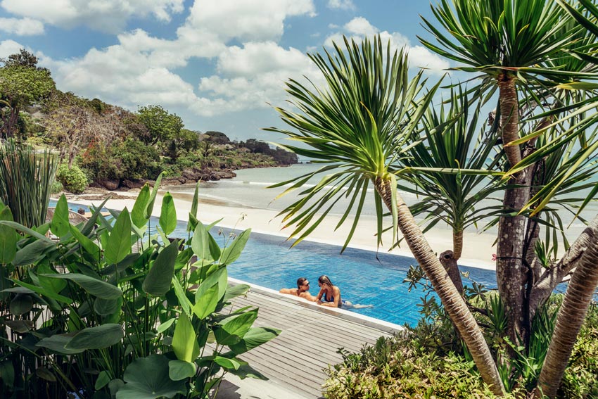 Best Beachfront Restaurants in Bali (2025): Seaside Dining Destinations