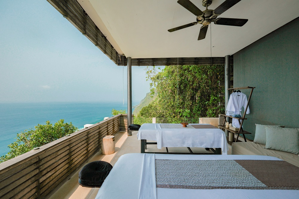 Couples spas in Bali - Cliff Edge Cabana Spa 2024